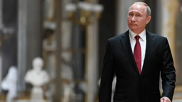 Putin göreve başladı