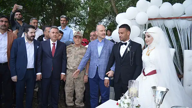 Bakan Soylu, Afrin'de Görev Yapan Ağrı'lı Uzman Çavuşun Düğününe Katıldı