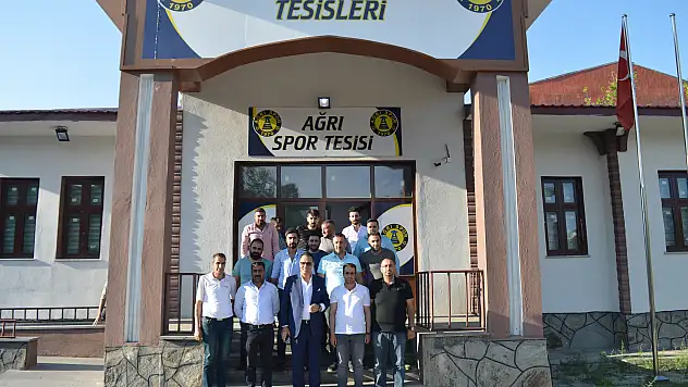 İş Adamı Yılmaz Üzeyiroğlu Ağrı Spor Tesislerini Ziyaret Etti