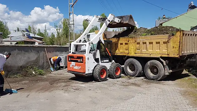 Ağrı Belediyesi çalışmalara hız verdi