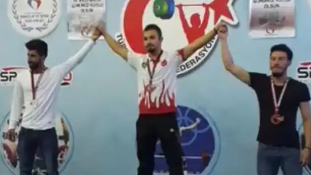 Ağrı'lı Haltercilerden 3 Madalya