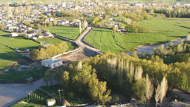Belediye borcu ödeyemeyince ilçe susuz kaldı!