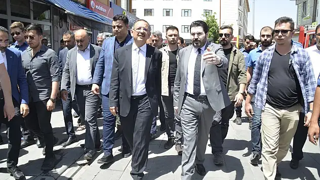 Özhaseki, Ağrı'da esnaf ziyaretinde bulundu