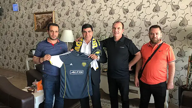 Ağrıspor'dan Ağrılı İşadamı Hasan İpek'e Ziyaret