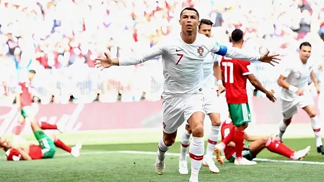 Ronaldo atıyor, Portekiz kazanıyor