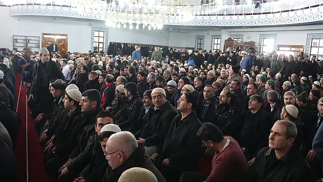 Nusret Hocayı binler uğurladı