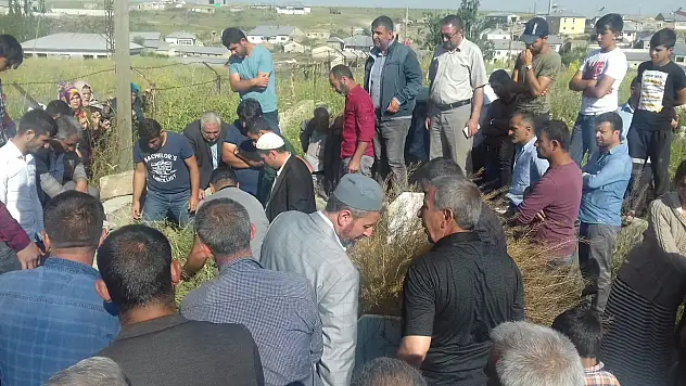 Ağrı Leyla'ya Ağladı