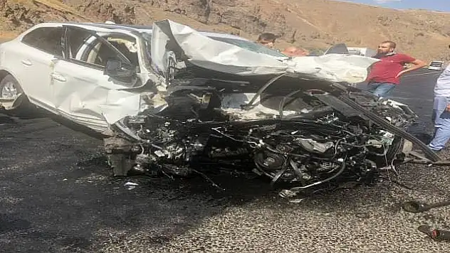 Ağrı da Trafik Kazası 2 Ölü, 2 Yaralı