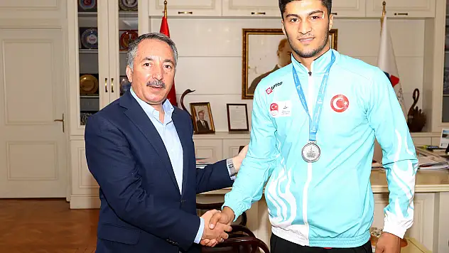 Ağrılı milli sporcu gümüş madalya kazandı