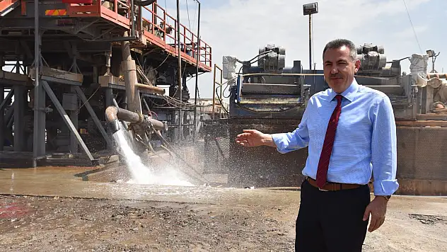 Ağrı'da bin 500 metre derinlikteki jeotermal su günyüzüne çıkarıldı