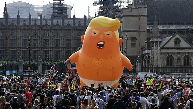 İngiltere'de Trump gösterileri başladı