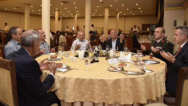 Vali Elban şehit ve gazi aileleri ile yemekte bir araya geldi