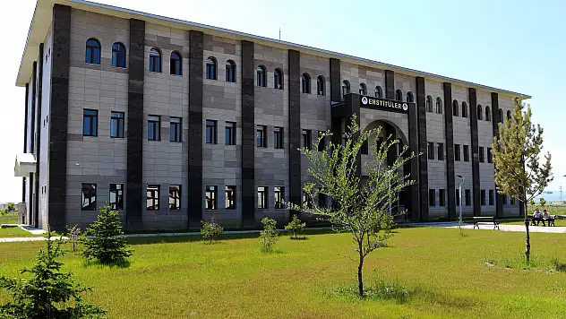 AİÇÜ'de ilk doktora programı açıldı