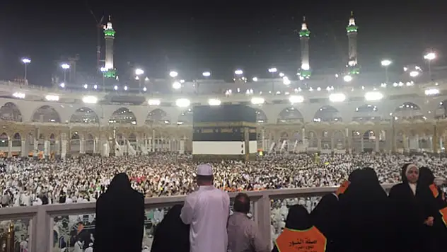 Milyonlar Kabe'de