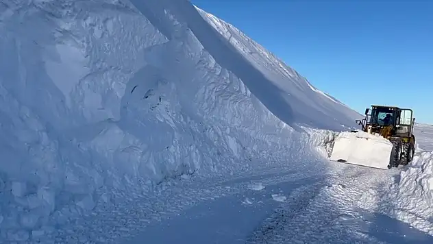 3 metreyi bulan karla amansız mücadele