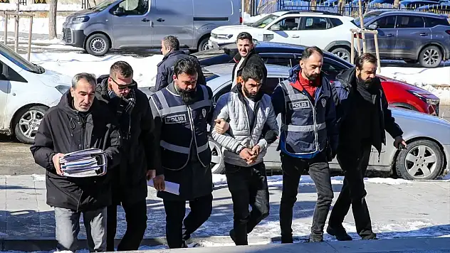 31 yıl hapis cezası bulunan hırsızlık firarisi iftar yaparken yakalandı