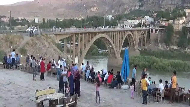 Doğu'nun tarihi ilçesine ziyaretçi akını