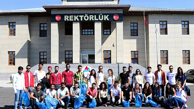 İÇÜ öğrencilerinden alkışlanacak hareket