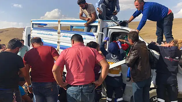 Ağrı'da kaza: 2 ölü 2 yaralı