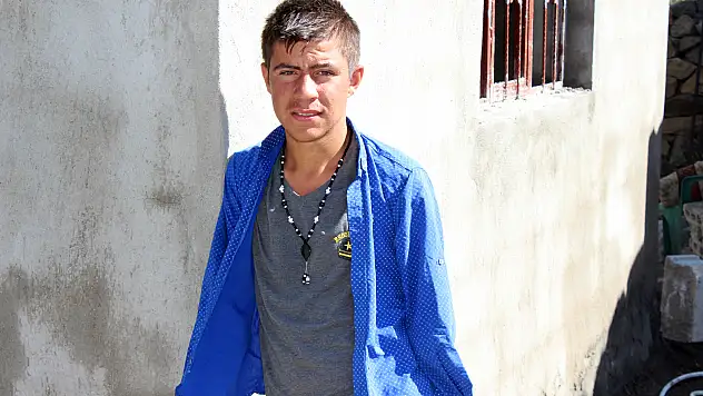 Ağrı'lı Ramazan'ın protez kol umudu devam ediyor
