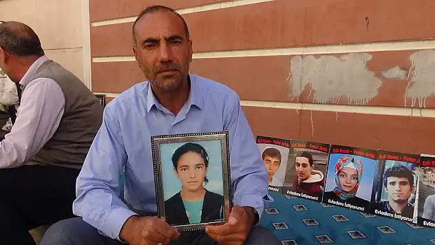 Ağrı'dan bir aile daha Diyarbakır'daki oturma eylemine katıldı