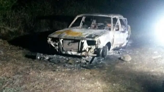 Araç içerisinde yanmış ceset bulundu