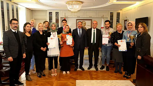 Rusça Olimpiyatlarında ödülle döndüler