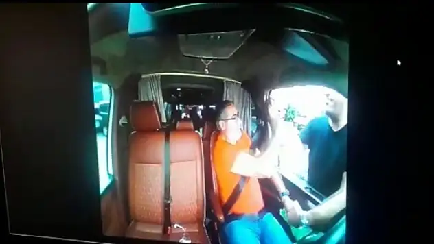 UBER sürücüsünü tekme tokat dövdüler