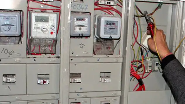 Doğubayazıt'ta yer altından döşenen kaçak elektrik hattı pes dedirtti