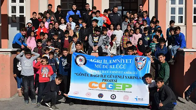 Çocuklar polisleri çok sevdi