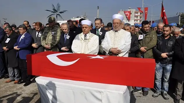 Şehidi gözyaşları arasında uğurladılar