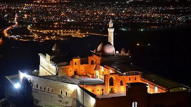 Gazeteci Selvi Cumhurbaşkanı Erdoğan ve Çelebi görüşmesini yazdı
