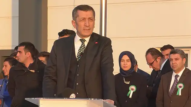 Bakan Selçuk: 'Kız çocuklarımızın başarısı konusunda pozitif ayrımcılık yapacağız'