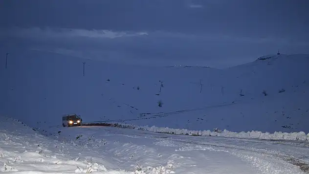 Ağrı'da kar çilesi başladı