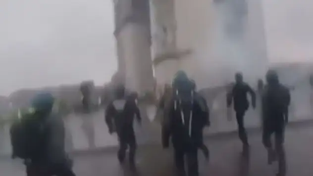 Paris'te şiddet tırmandı