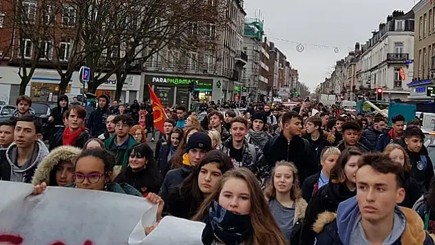 Fransa'da sular durulmuyor