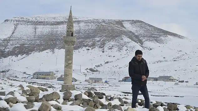 Ağrı'da sular altında kalan köy, gün yüzüne çıktı
