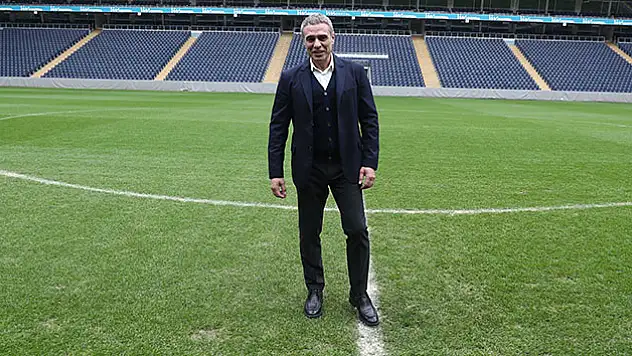Ersun Yanal resmen Fenerbahçe'de