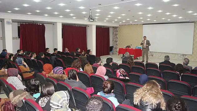 Ağrı'da '2023 Yılı Türkiye Eğitim Vizyon Belgesi' Konferansı