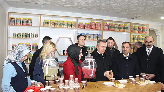 Kadınların ürettiği organik turşular satışa sunuldu