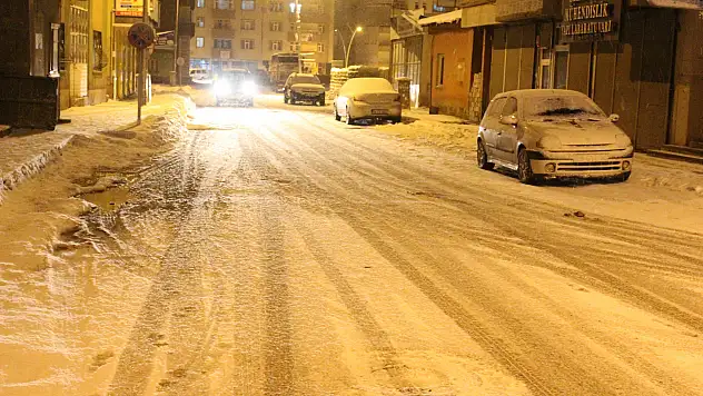 Ağrı'da okullar tatil edildi