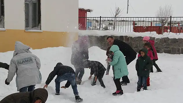 Ağrı'da okullar yarın tatil mi ?