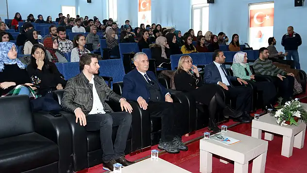 İÇÜ'de seminer programı