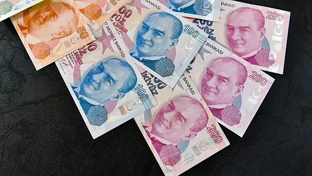 4A, 4B ve 4C Emeklilere Bayram Müjdesi! Maaş ve İkramiyeler Hesaplara Yattı