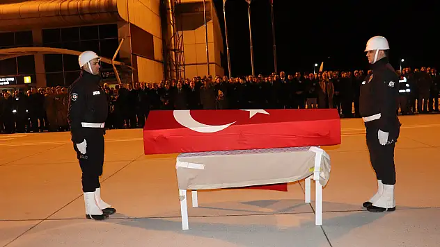 Ağrı'da şehit olan gümrük memurunun naaşı memleketine gönderildi