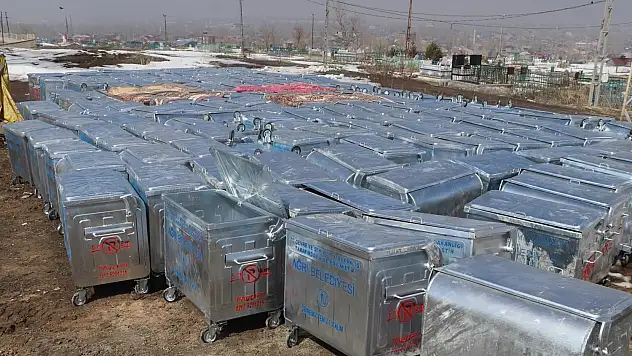 Ağrı Belediyesi 693 adet çöp konteyneri aldı