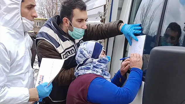 Ağrı'da 1000 TL'lik destek ödemeleri evlerde yapılmaya başlandı
