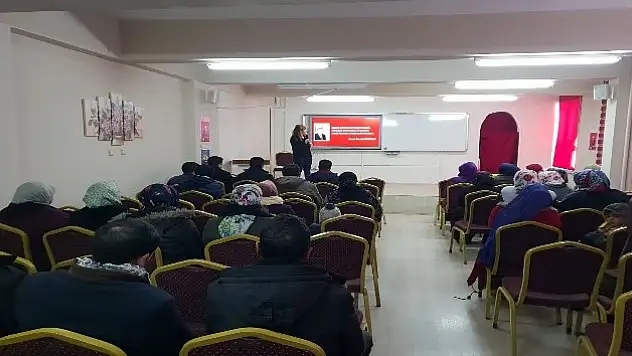 Ağrı'da '2023 Eğitim vizyonu veli bilgilendirme' seminerleri