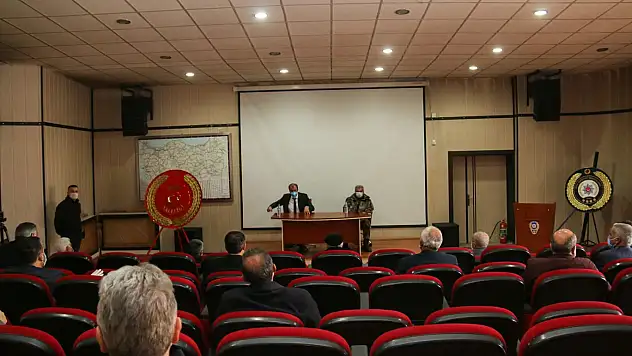 İl Emniyet Ve Sağlık Müdürleri Muhtarlardan Halkı Uyarmaları Konusunda Destek İstedi