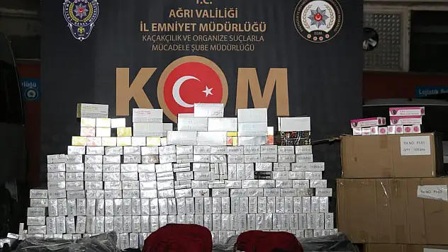 Ağrı'da kargo aracında, kaçak sigara ile çok sayıda kaçak malzeme ele geçirildi